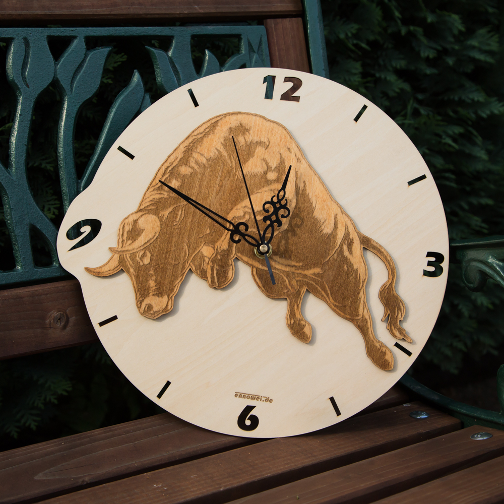 Holzuhr Modell Stier_01